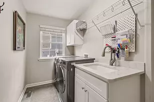 453 Andover Dr, Valparaiso, IN 46385 - Photo 17