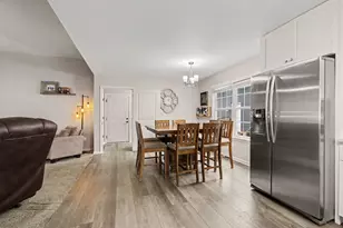 453 Andover Dr, Valparaiso, IN 46385 - Photo 9
