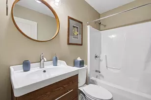 453 Andover Dr, Valparaiso, IN 46385 - Photo 17
