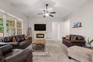 453 Andover Dr, Valparaiso, IN 46385 - Photo 5