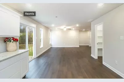 709 Fernway Road, Kingsford Heights, IN 46346 - Photo 5