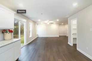 709 Fernway Rd, Kingsford Heights, IN 46346 - Photo 5