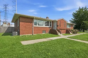 4757 Catalpa Ave, Hammond, IN 46327 - Photo 1