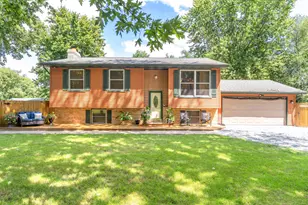9857 Silver Ct, Demotte, IN 46310 - Photo 3