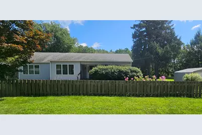 925 Mayflower Road, La Porte, IN 46350 - Photo 3