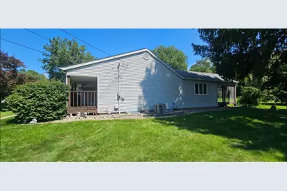 925 Mayflower Road, La Porte, IN 46350 - Photo 5