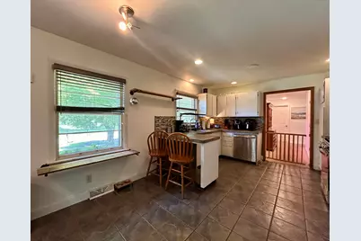 211 Carnation Street NE, Demotte, IN 46310 - Photo 5