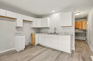 933 Henry St, Michigan City, IN 46360 - Photo 5