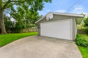 8134 Columbia Ave, Munster, IN 46321 - Photo 3