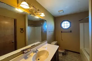 6281 Chase St, Merrillville, IN 46410 - Photo 9