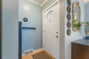 8602 Maple Ave, Gary, IN 46403 - Photo 9