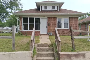 703 N Carroll Ave, Michigan City, IN 46360 - Photo 1