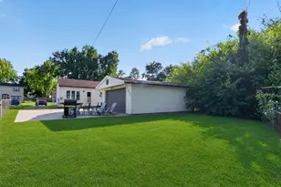 2706 Streamside Dr, Columbus, IN 47203 - Photo 5