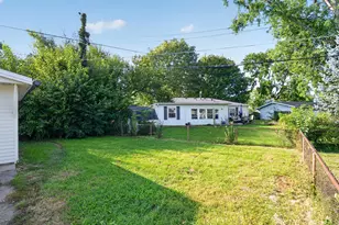 2706 Streamside Dr, Columbus, IN 47203 - Photo 27