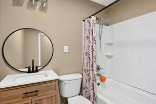 2706 Streamside Dr, Columbus, IN 47203 - Photo 19