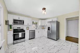 519 E North St, Crown Point, IN 46307 - Photo 3