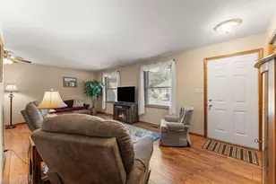 533 Begonia St SE, Demotte, IN 46310 - Photo 7