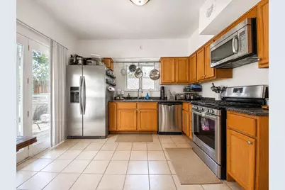 205 E Jefferson Avenue, La Porte, IN 46350 - Photo 7