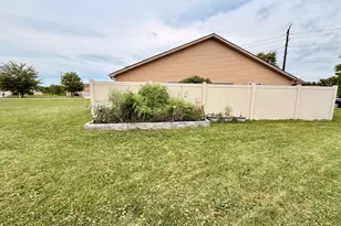 1165 W 86th Pl, Merrillville, IN 46410 - Photo 25