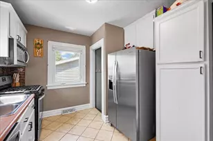 946 State St, Hobart, IN 46342 - Photo 11