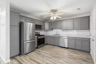 9424 Erie St, Highland, IN 46322 - Photo 7
