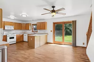 1184 Woodland Dr, Chesterton, IN 46304 - Photo 3