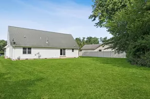 1184 Woodland Dr, Chesterton, IN 46304 - Photo 15