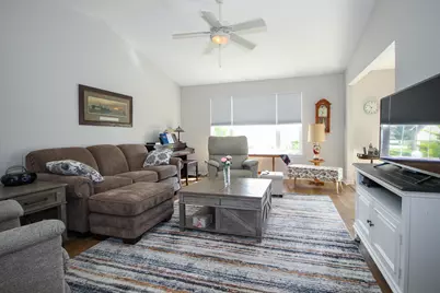 817 Daisy Circle NE, Demotte, IN 46310 - Photo 3