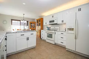 817 Daisy Cir NE, Demotte, IN 46310 - Photo 9