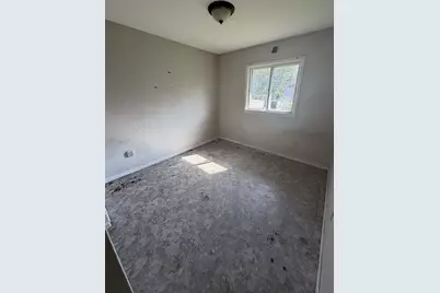 640 S New Jersey Street, Gary, IN 46403 - Photo 7