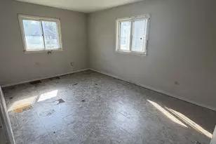 640 S New Jersey St, Gary, IN 46403 - Photo 9