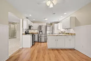 325 Galway Dr, Valparaiso, IN 46385 - Photo 7