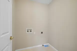 325 Galway Dr, Valparaiso, IN 46385 - Photo 17