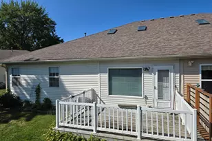 2202 Stori Ln, Valparaiso, IN 46383 - Photo 3