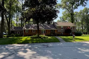 4000 Hemlock Dr, Valparaiso, IN 46383 - Photo 3