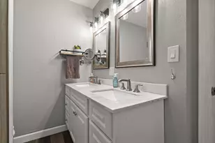 1076 W 11th St, Hobart, IN 46342 - Photo 17