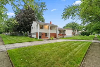 1076 W 11th Street, Hobart, IN 46342 - Photo 3