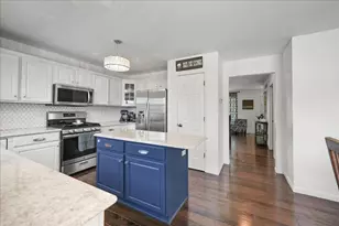 328 Pepper Creek Dr, Valparaiso, IN 46385 - Photo 7