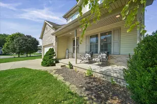 328 Pepper Creek Dr, Valparaiso, IN 46385 - Photo 3