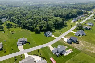 875 Farmview Dr, Valparaiso, IN 46383 - Photo 39
