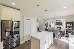 875 Farmview Dr, Valparaiso, IN 46383 - Photo 15