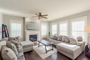 875 Farmview Dr, Valparaiso, IN 46383 - Photo 11