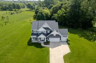 875 Farmview Dr, Valparaiso, IN 46383 - Photo 5