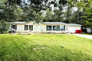 2010 N Chippewa Dr, Winamac, IN 46996 - Photo 1