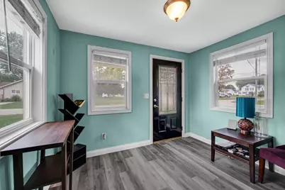 821 N Webster Street, Rensselaer, IN 47978 - Photo 3