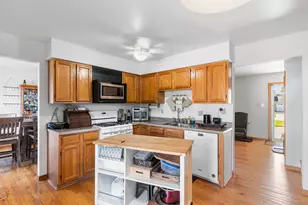 5722 Brookview Ave, Portage, IN 46368 - Photo 7