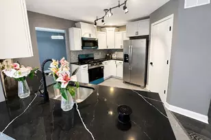 264 Pettibone Ave, Crown Point, IN 46307 - Photo 5