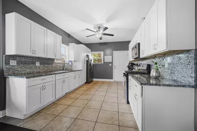 704 Willow Court, Hammond, IN 46320 - Photo 9