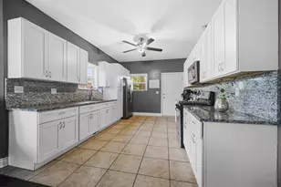 704 Willow Ct, Hammond, IN 46320 - Photo 9