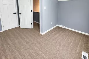 3931 Clough Ave, Highland, IN 46322 - Photo 23